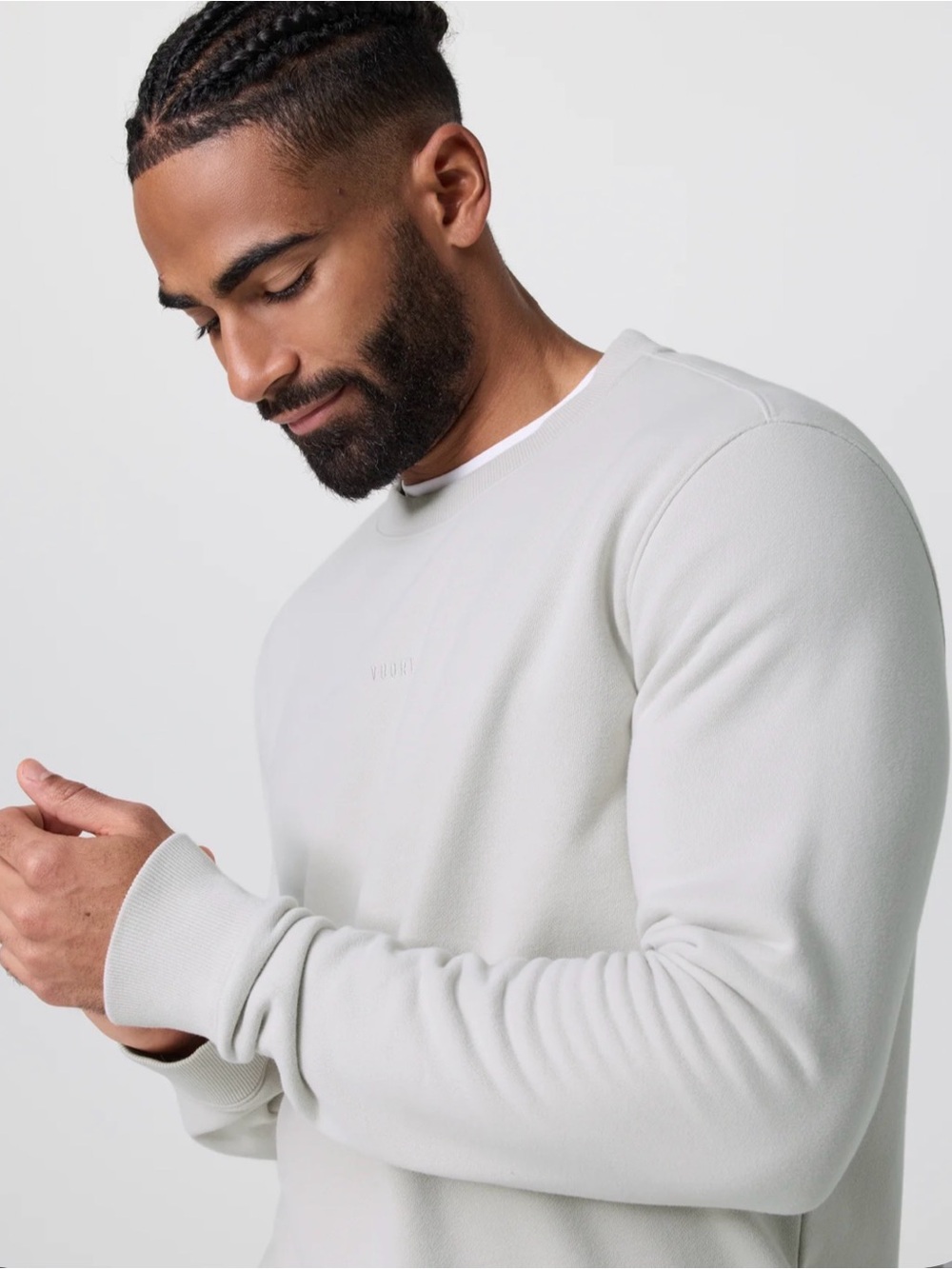 Vuori Men's Cypress Crew Sweatshirt in Salt.  NWT Medium